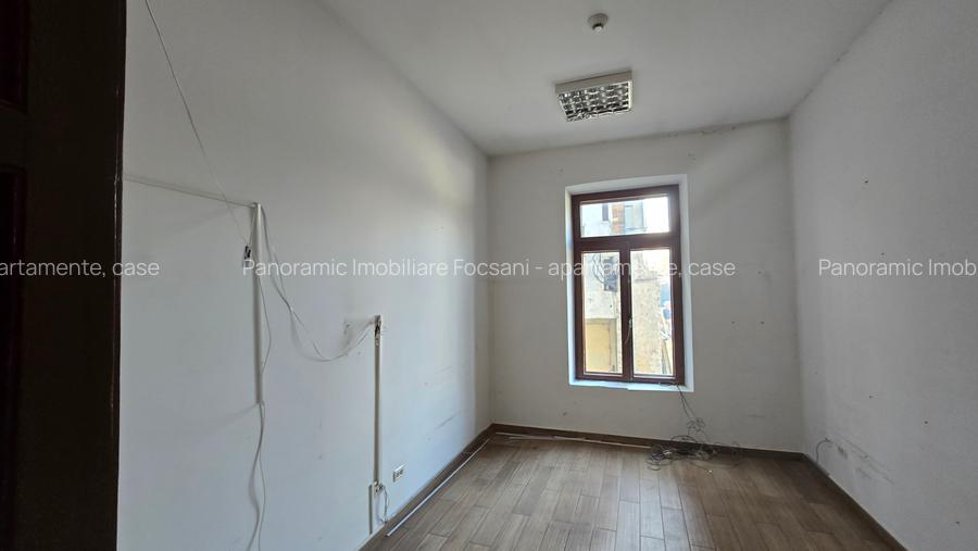 Cladire speciala de VANZARE  sau de INCHIRIAT  ultracentral Focsani - 36