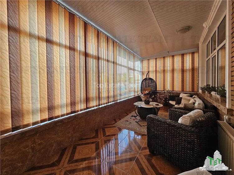 Casa spatioasa si versatila de vanzare in Eforie Nord - ideala pentru locuinta + - 20