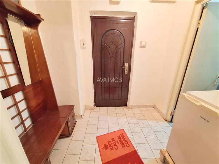 Apartament 2 semidecomandate, parter, mobilat, zona Narcisa - 16
