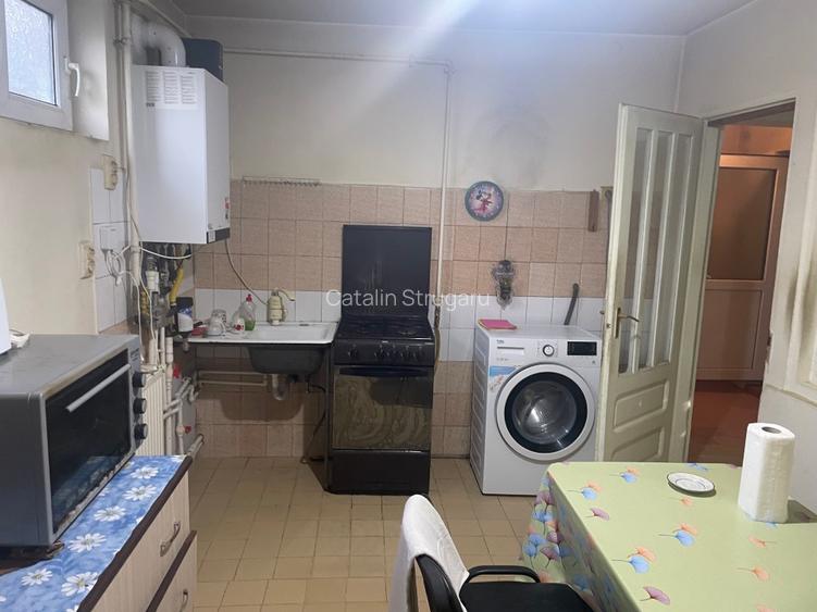 Casă cu 3 apartamente separate, ideală investitie pentru închiriere - 8