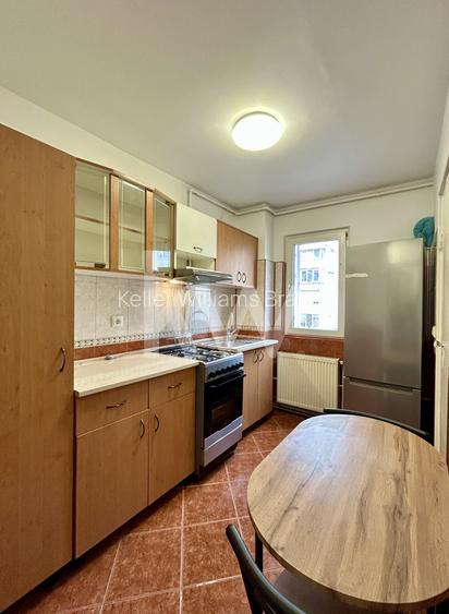 Locație excelentă, la 2 minute de Gara Brașov și Sala Sporturilor - 4