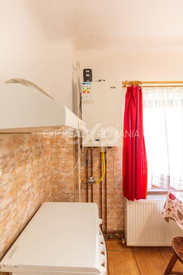 Corp de casă renovat, curte comună – Str. Lungă, Brașovul Vechi - 9