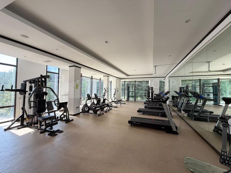 Hotel 4 stele, complet echipat, 85 camere, teren 5000 mp - Predeal