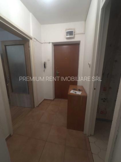 Calea Calarasilor, garsoniera, 300 euro, 6 min metrou Muncii, actual 08 iulie - 4