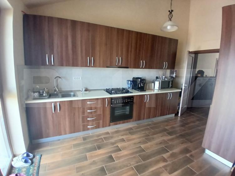 Casa superba in Tinca, 225 mp, 20 ari luciu de apa, teren fotbal, spatii verzi