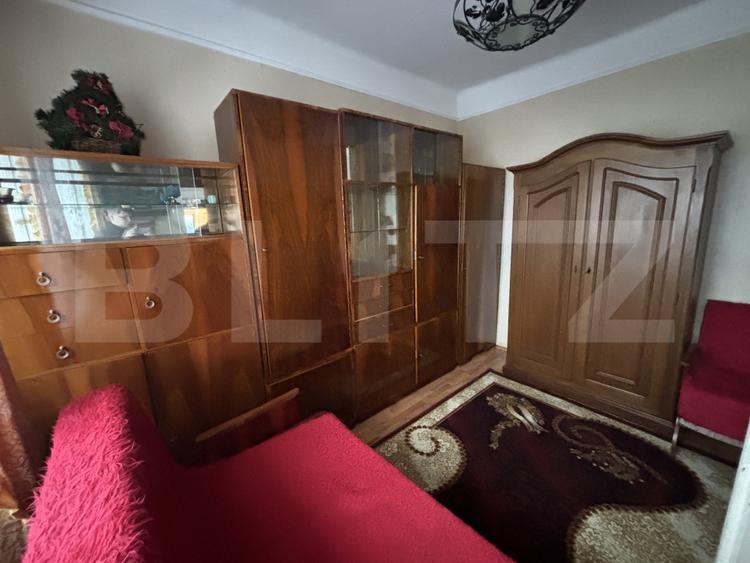 Casa de vanzare, cu 2 camere.
