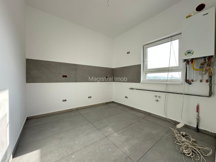 Casa 3 camere D 2 bai Teren 324mp zona Bucium Visan - 8