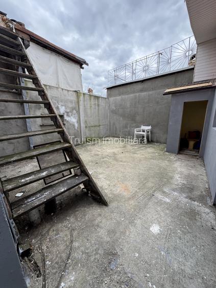 Casă individuală cu 4 camere în B-dul București - 9