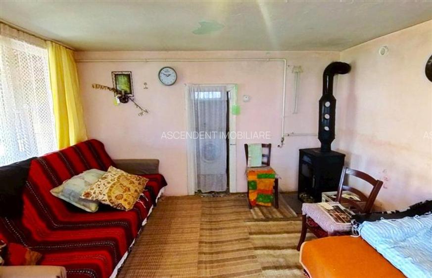 Tur 3D! Casa traditionala+ domeniu de 4.300 mp,livada,anexe:refugiu apreciabil C - 7