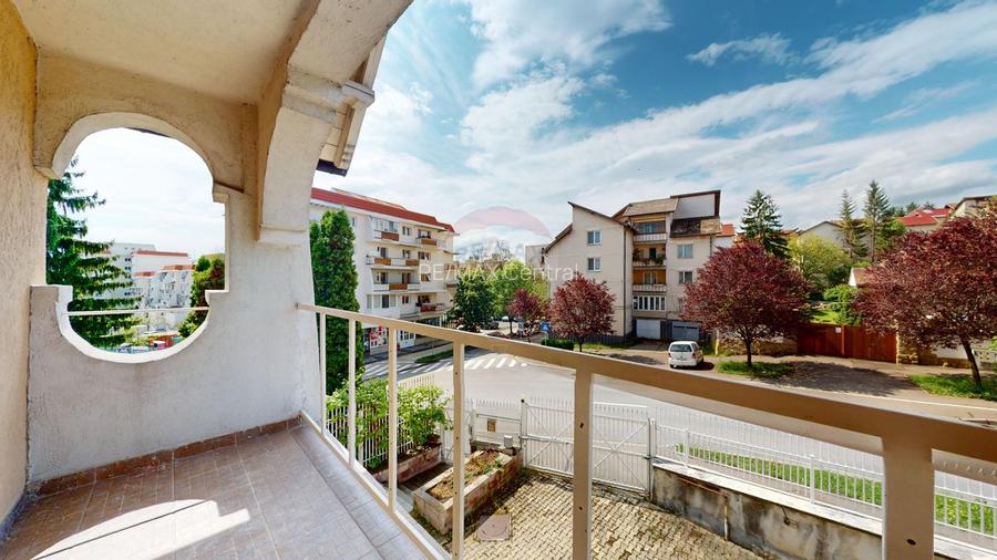 De vânzare proprietate mare S+P+1+M, comision 0% - 28