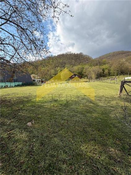 Cabana din piatra de codru si busteni pe Clisura Dunarii, Caraș-Severin - 12