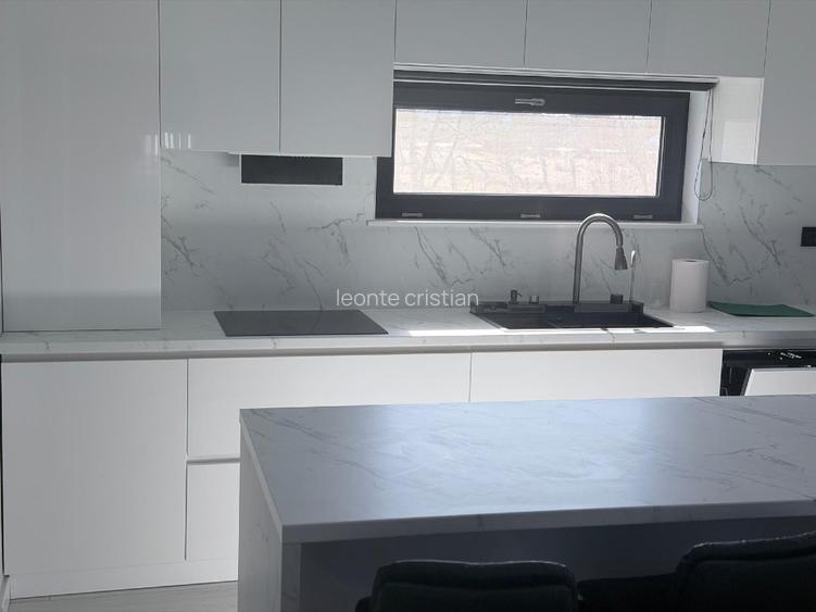 vanzare casa  zona Zavoaie - 3