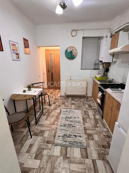 Garsoniera  Piata Domeni  Av Ion Marasecu - 10