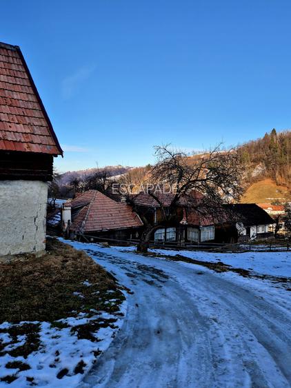 Teren intravilan Simon/Bran, 4318 mp , casuta intabulata, utilitati - 24