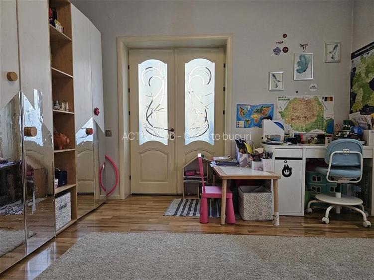 4 cam Floreasca, plus 1 cam mansarda(birou), in vila, curte, garaj - 13