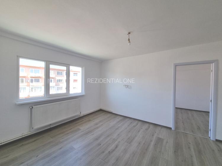 Ultracentral- Prefectură- 3 camere, renovat acum, totul nou, etaj 3 - 12