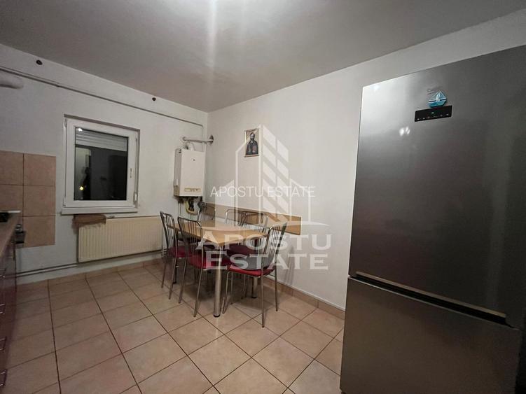 Apartament cu 3 camere, decomandat, 2 bai, zona Soarelui - 7