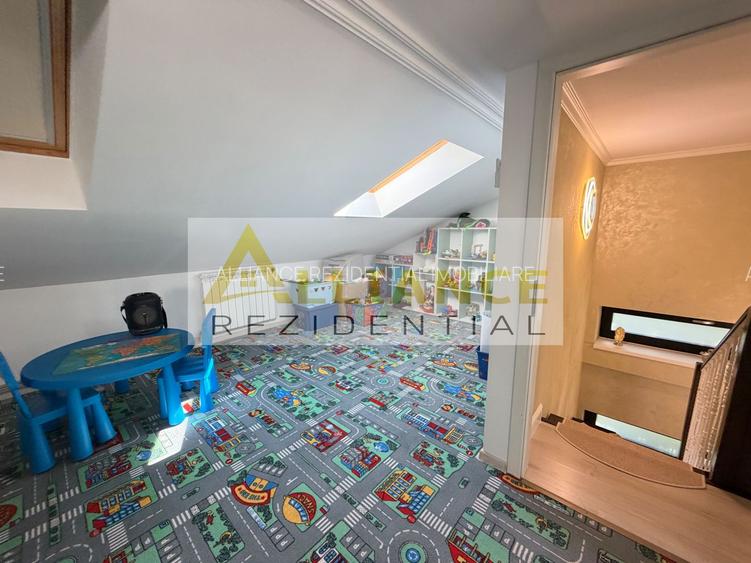 Casa P+1+M cu teren de 650 mp, piscina si curte complet amenajata