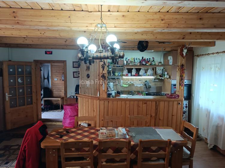 Vilă spectaculoasă de vânzare în Moeciu de Sus | Vedere panoramică. - 9