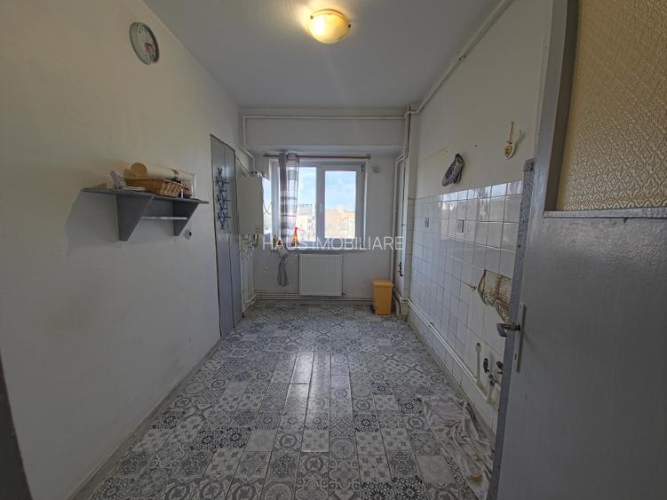 Ultracentral Tomis Mall 3 camere decomandat etaj 3/7 - 22