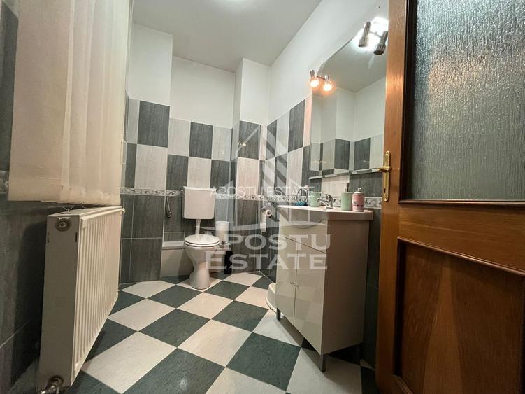 Casa individuala cu 6 camere, 3 bai, garaj, teren 500 mp si 2 fronturi - 14