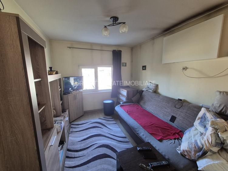 Chiajna - str Eroului, vanzare 2 corpuri de casa - 16