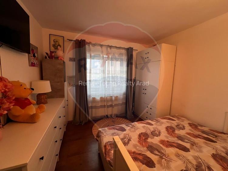 Apartament 4 camere decomandat cu loc de parcare etajul 3 - 6