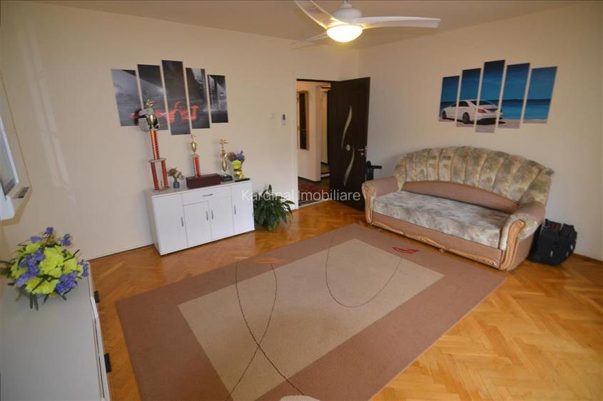 Apartament 3 camere decomandat 2 bai.2 balcoane  etajul 2   Judetean - 18