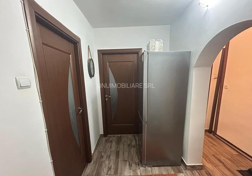 Apartament 2 camere-Zona Sud - 52 mp -54000 euro negociabil - 8