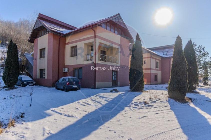 Activ Hotelier SubEvaluat | 18.000 mp construiti | 3 ha teren | BRASOV - 11