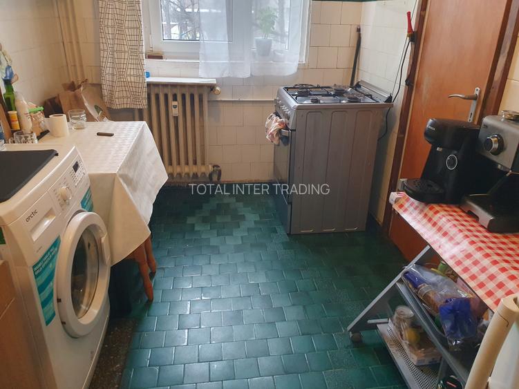 Vanzare-3 camere-1/4-sdec-Dr Taberei-Lovinescu-liber-de renovat-109000E - 2