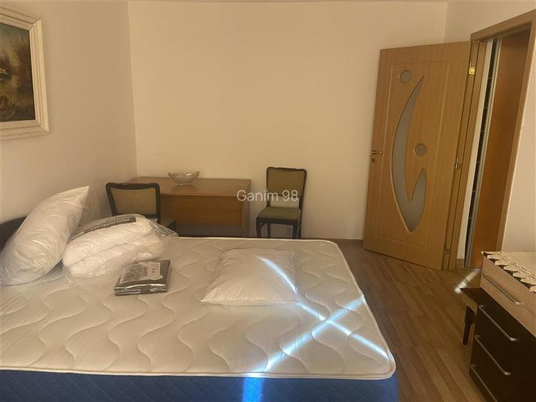 Garsoniera , zona B-dul Independentei , et 2 , 32 mp , decomandata , mobilata si - 2