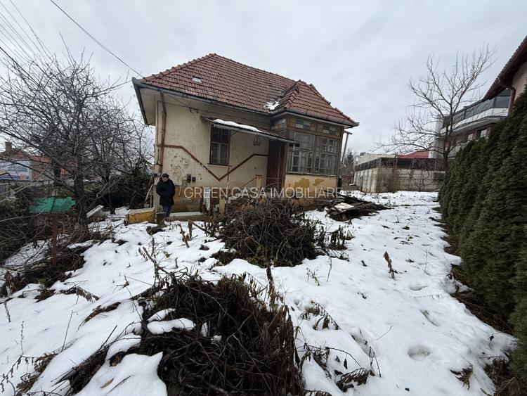 Casă demolabilă, teren 461 mp, Intersecția 7 străzi, zona Gruia - 3