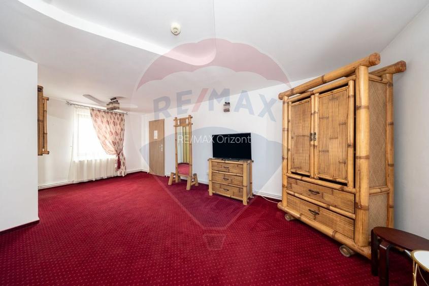 Pensiune cu restaurant și spații comerciale, central Râșnov - 17