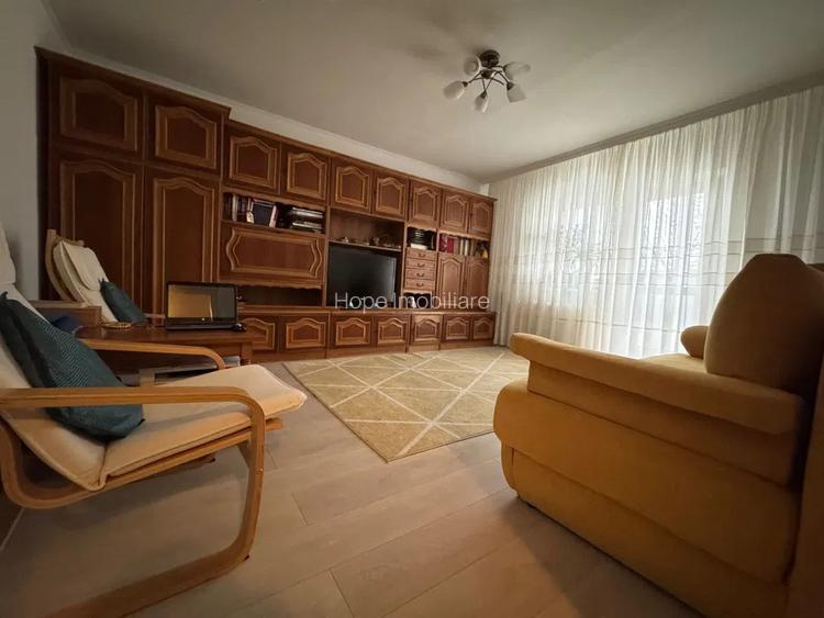 Mall Vitan - Foisorului - Apartament 3 camere decomandat - 2