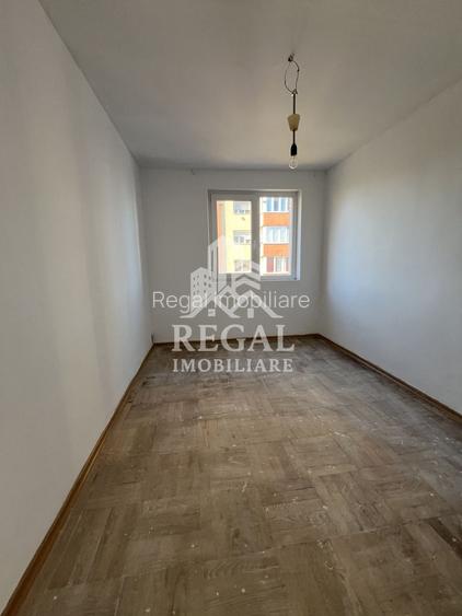 Apartament 3 camere de vânzare – Micro 7 - 3