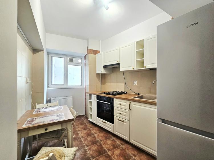 Prima inchiriere/ Apartament decomandat