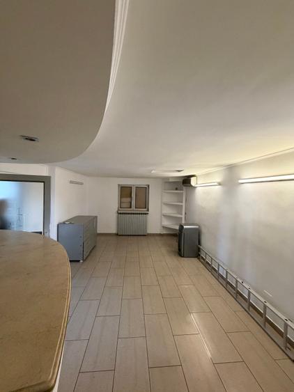Piata Romana, cladire birouri 2004, 6 camere nemobilate, etaj 4+5/5, fara lift