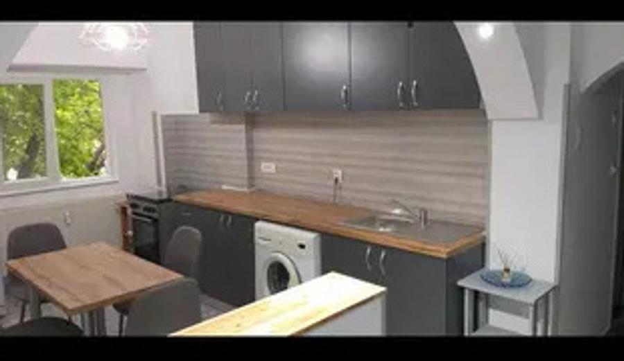 Apartament 3 camere, decomandat, 75 mp, balcon, ac, metrou, Brancoveanu