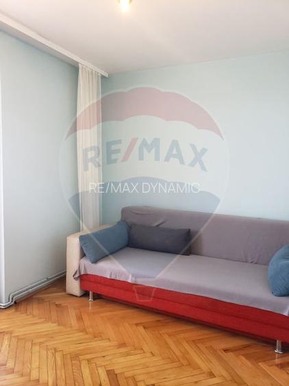 Apartament cu 3 camere in zona Polivalenta - 8