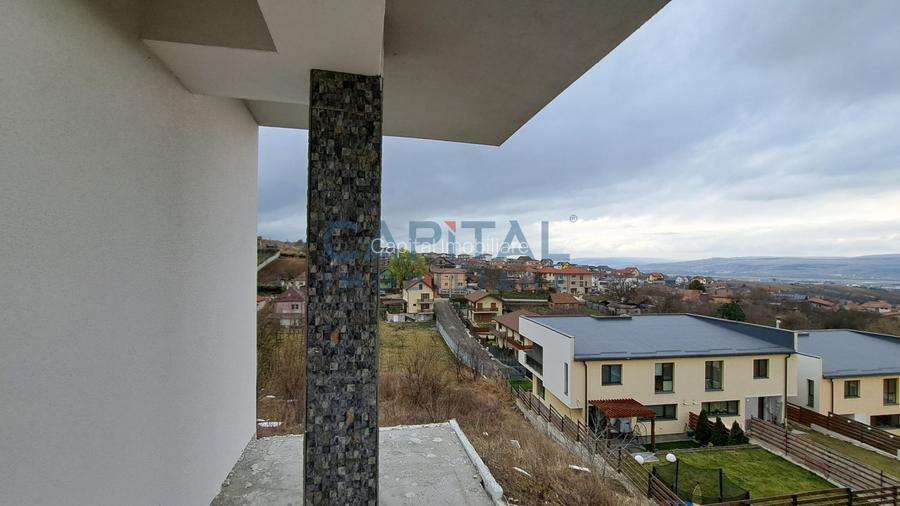 Vila superba, 5 cam, D+P+E, garaj, panorama frumoasa! - 4