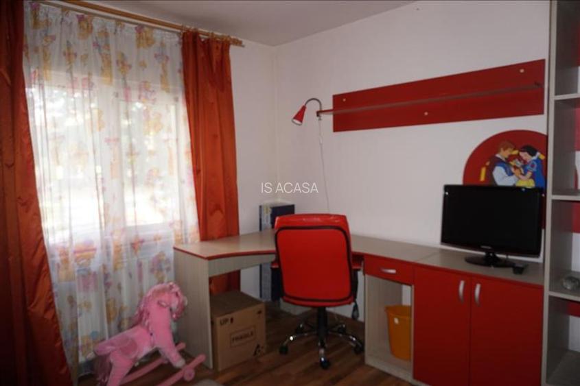 Apartament cu 4 camere si CT in 1 Mai - 7