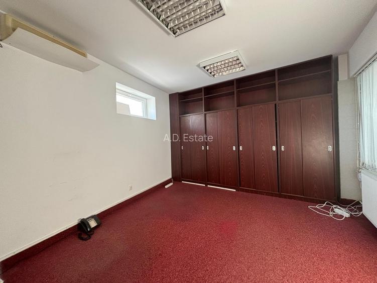 Vila De Inchiriat 11 camere  D+P+2 Timpuri Noi 12 Locuri Parcare 500 mp - 38