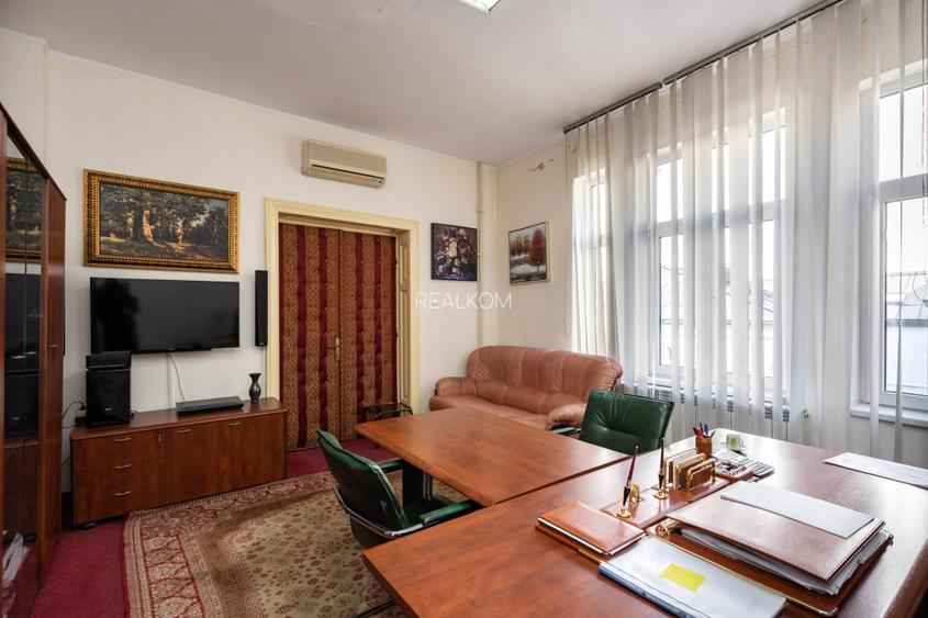 Vila 16 Camere de vanzare Unirii Primaria Sector 3 - 13