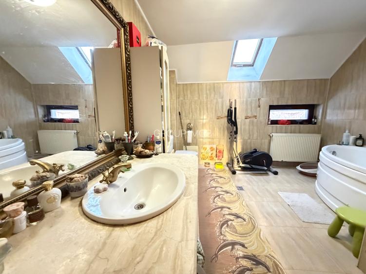 Vila P + M , 4 dormitoare, Traian - 8