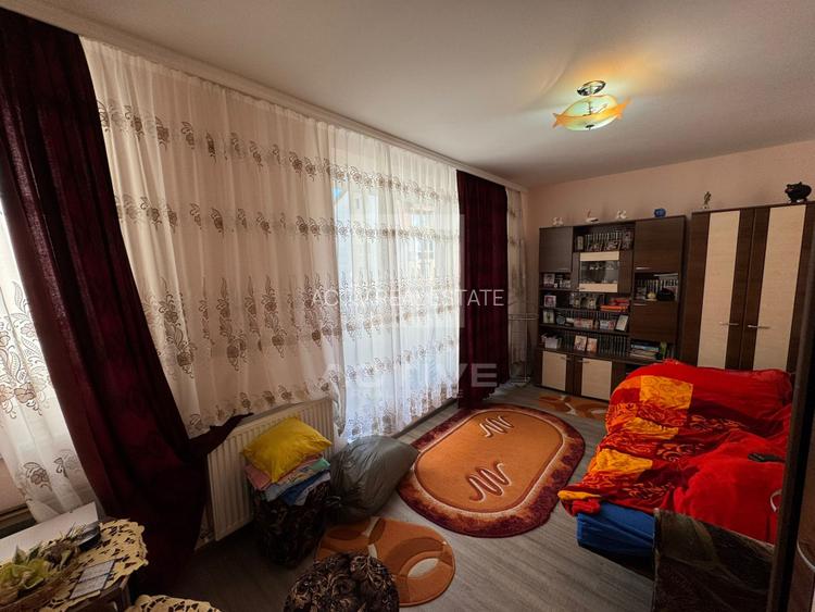 Apartament cu 3 camere  || str Florilor  - 9