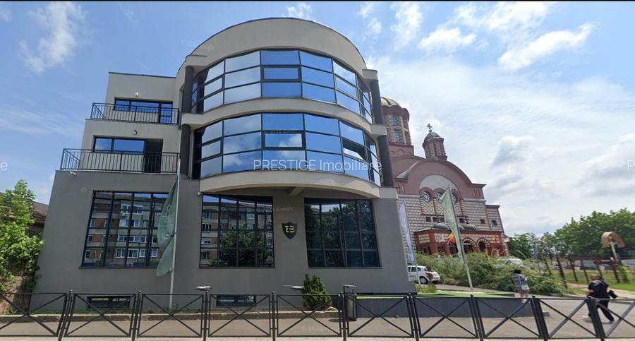 Spatiu comercial premium cu garaj de inchiriat pe str. Nufarului  - 11