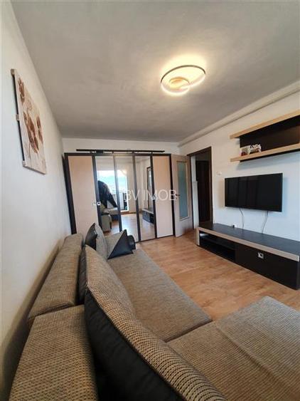 Inchiriere Garsoniera in bloc de apartamente, zona Astra, moderna - 3