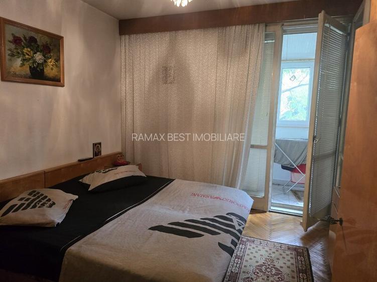 Titan, 10 minute metrou, pe Liviu Rebreanu, farmacia Tei, bloc 4 etaje - 5