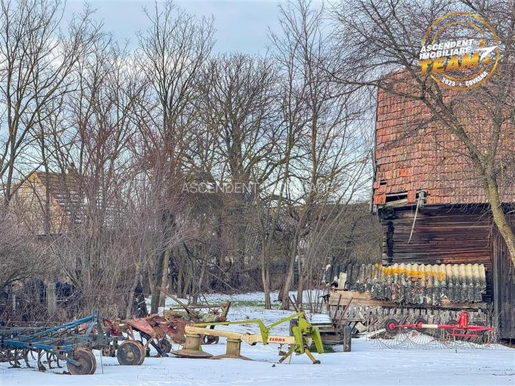 FILM! 4.900mp teren intravilan, cu casa, in Tufalau, Covasna - 2